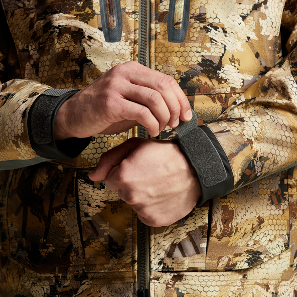 Img-SITKA-WF-2021-50204-WL-Mens-Hudson-Jacket-Optifade-Waterfowl-Marsh-592p-Studio-1503